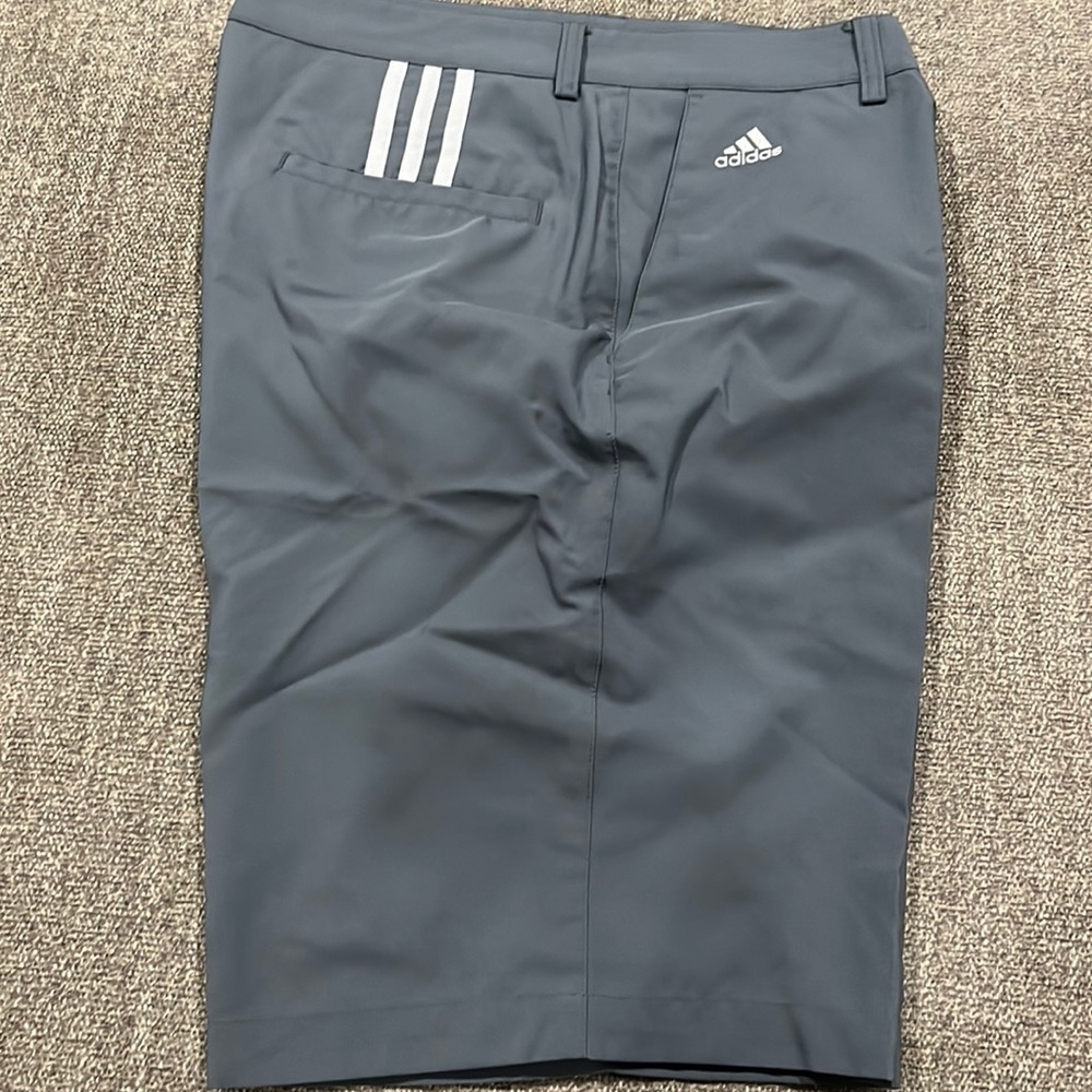 Mens Adidas golf shorts, size 34